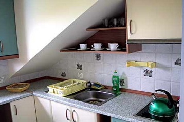 Polonia Privát Gdów, Esterno